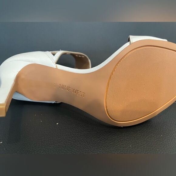 NINE WEST Heels - Picture 4 of 15
